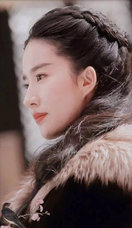 娱乐吃瓜君刘亦菲是谁啊,娱乐吃瓜界的璀璨明星  第1张